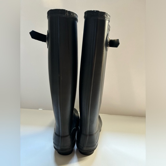 Hunter, size 7, Huntress style, black, wide calf, tall rain boots - Picture 4 of 8